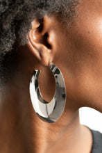 Load image into Gallery viewer, Going OVAL-board - Silver Paparazzi Accessories
