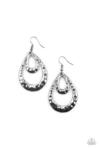 Paparazzi Accessories - Museum Muse - Black Earrings