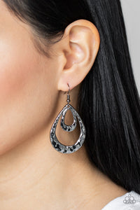 Paparazzi Accessories - Museum Muse - Black Earrings